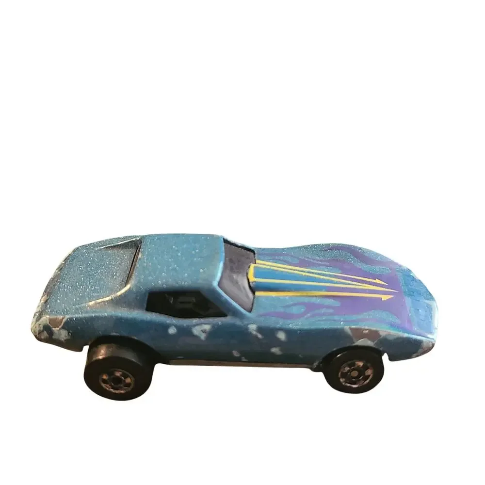 1975 Vintage Hot Wheels Corvette Stingray metal flake Blue with Purple Flames